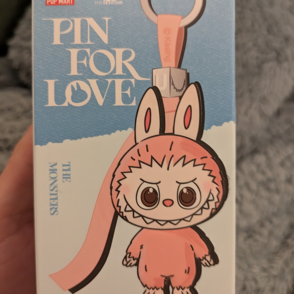 LABUBU Rare "R" Pin For Love! - Picture 4 of 7